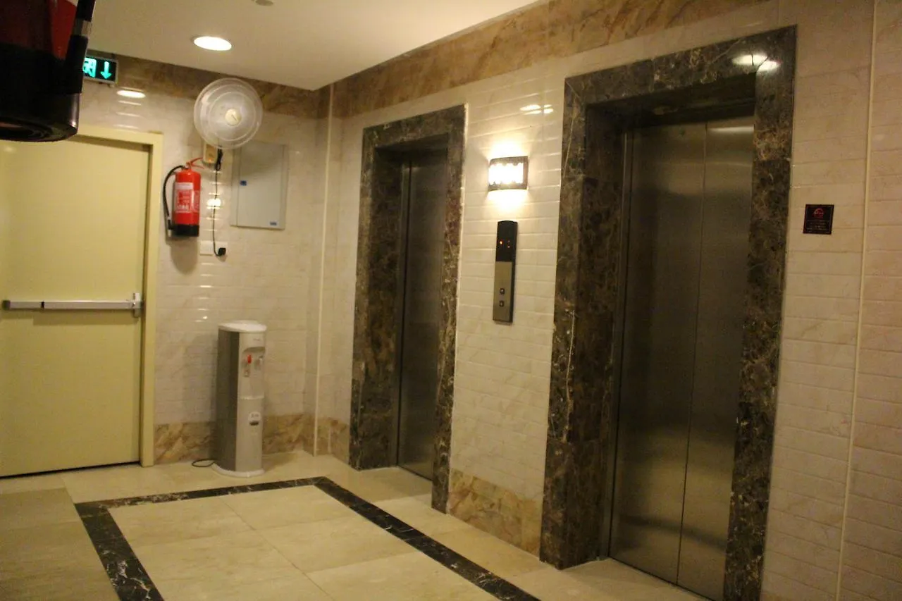 مكة Kunuz Aloumr Hotel